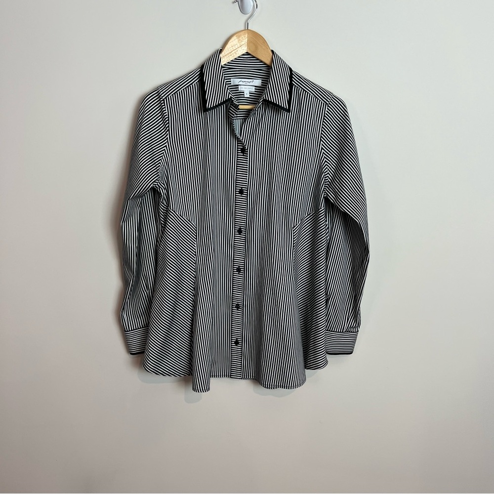Foxcroft NYC Pinstripe Non Iron Stretch Button Down Dress Shirt Women Size 6